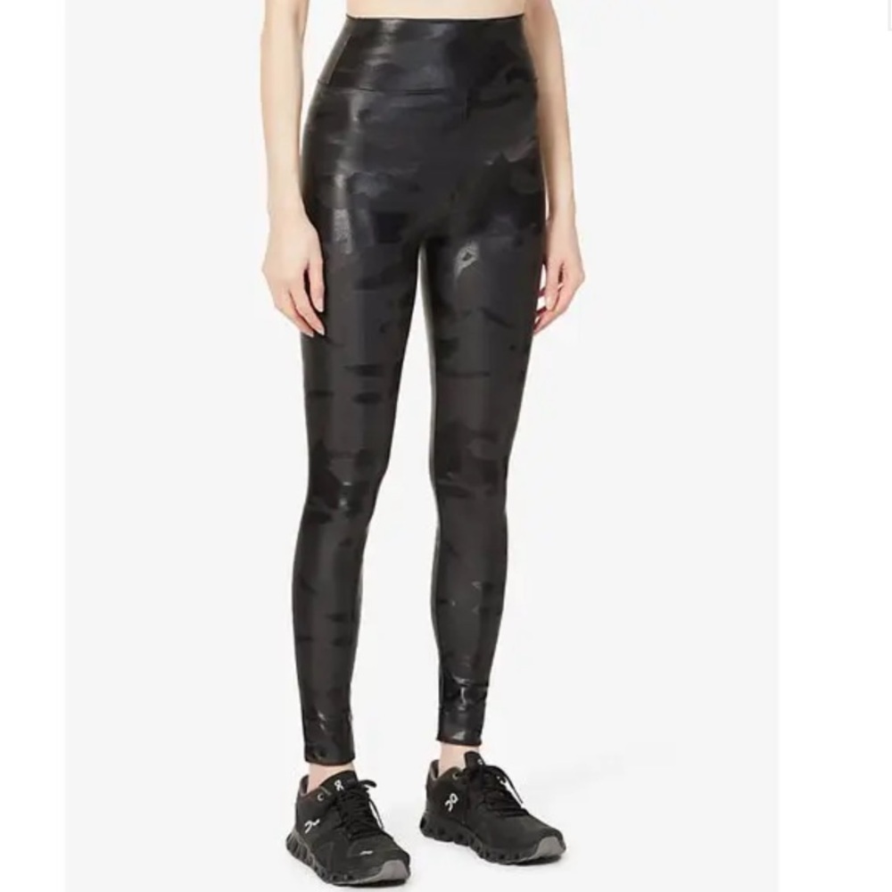 Koral Lustrous Max HR Leggings In Camo Size Small NWT